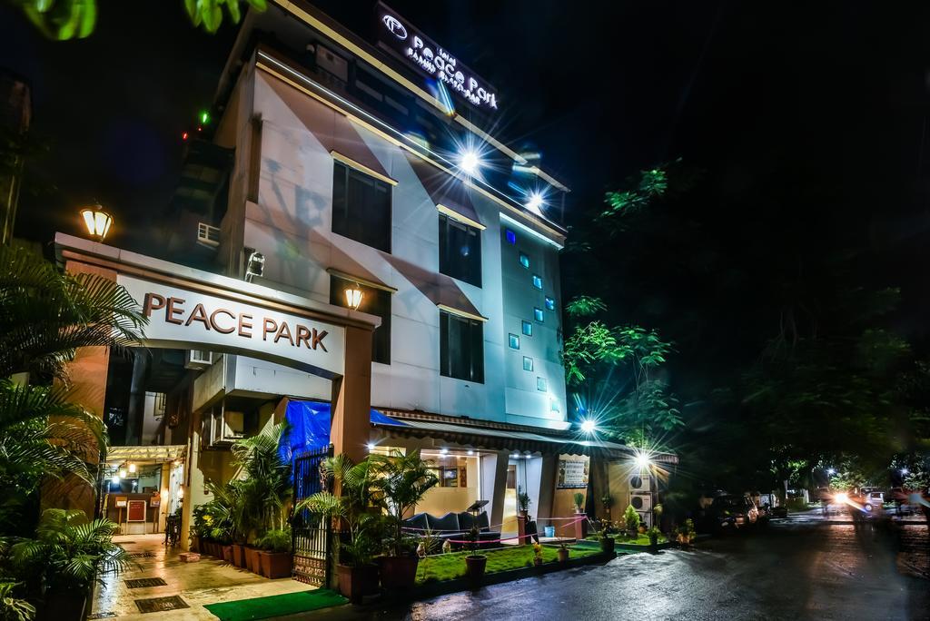 Hotel Peace Park Панвел Экстерьер фото